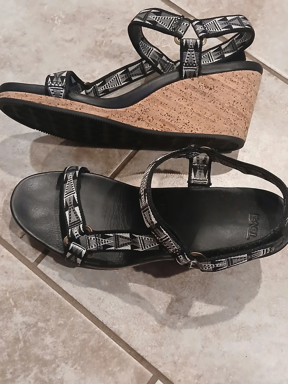 Teva Black Patterned Wedge Sandals Size 8 Women's